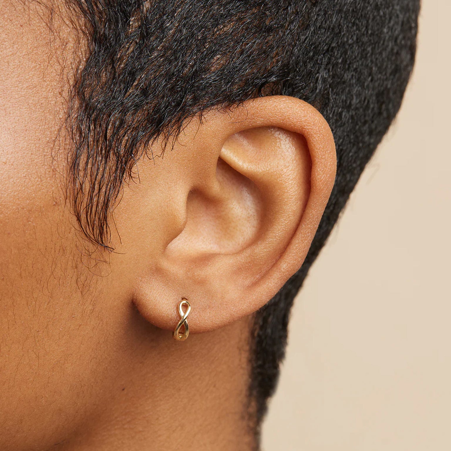 Ear clearance hugging earrings