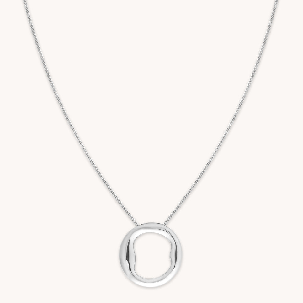 O Initial Bold Pendant Necklace in Silver