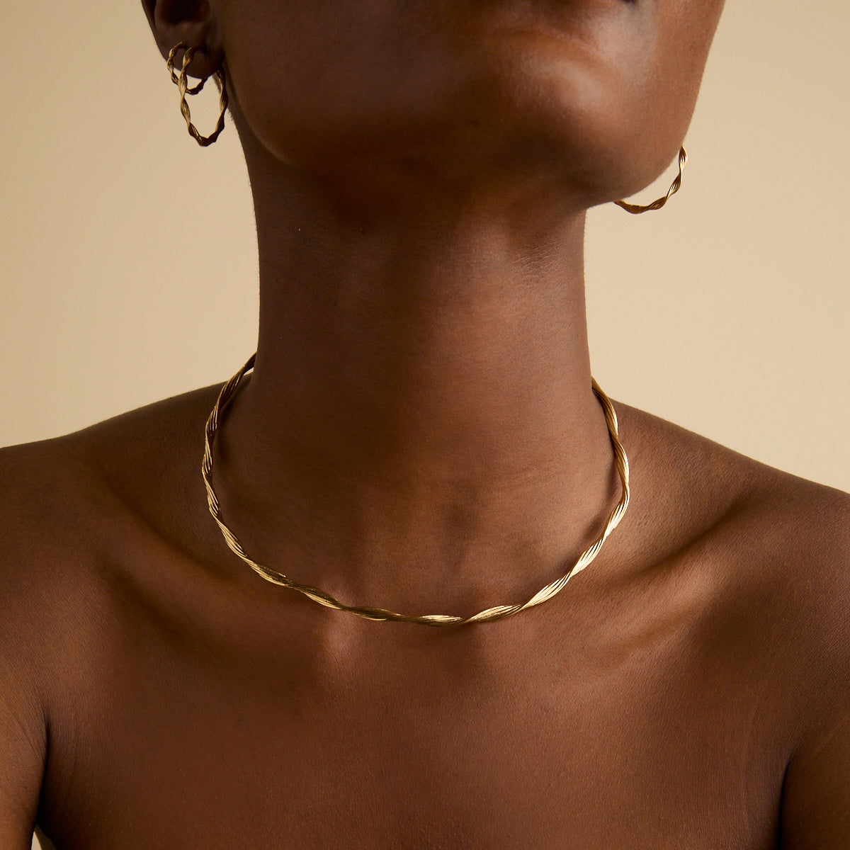 Twist Cuff Necklace in Gold