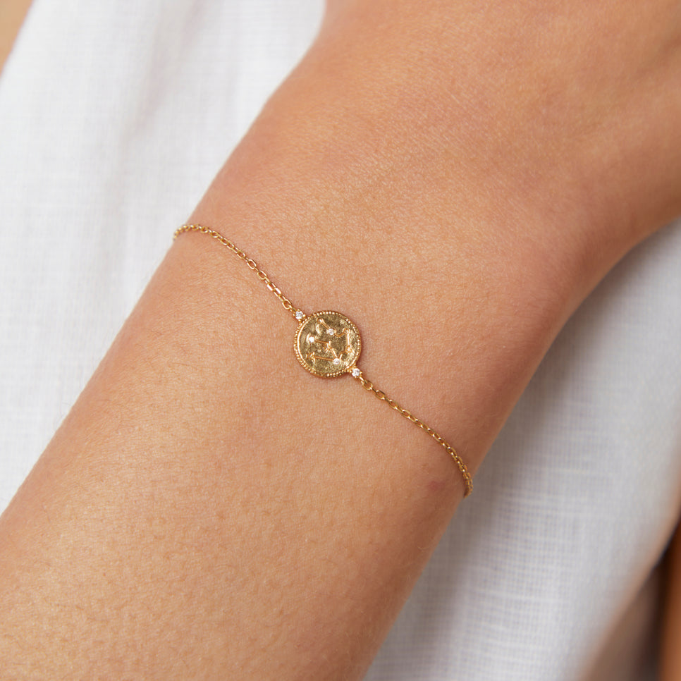 Aquarius Zodiac Bracelet in Gold