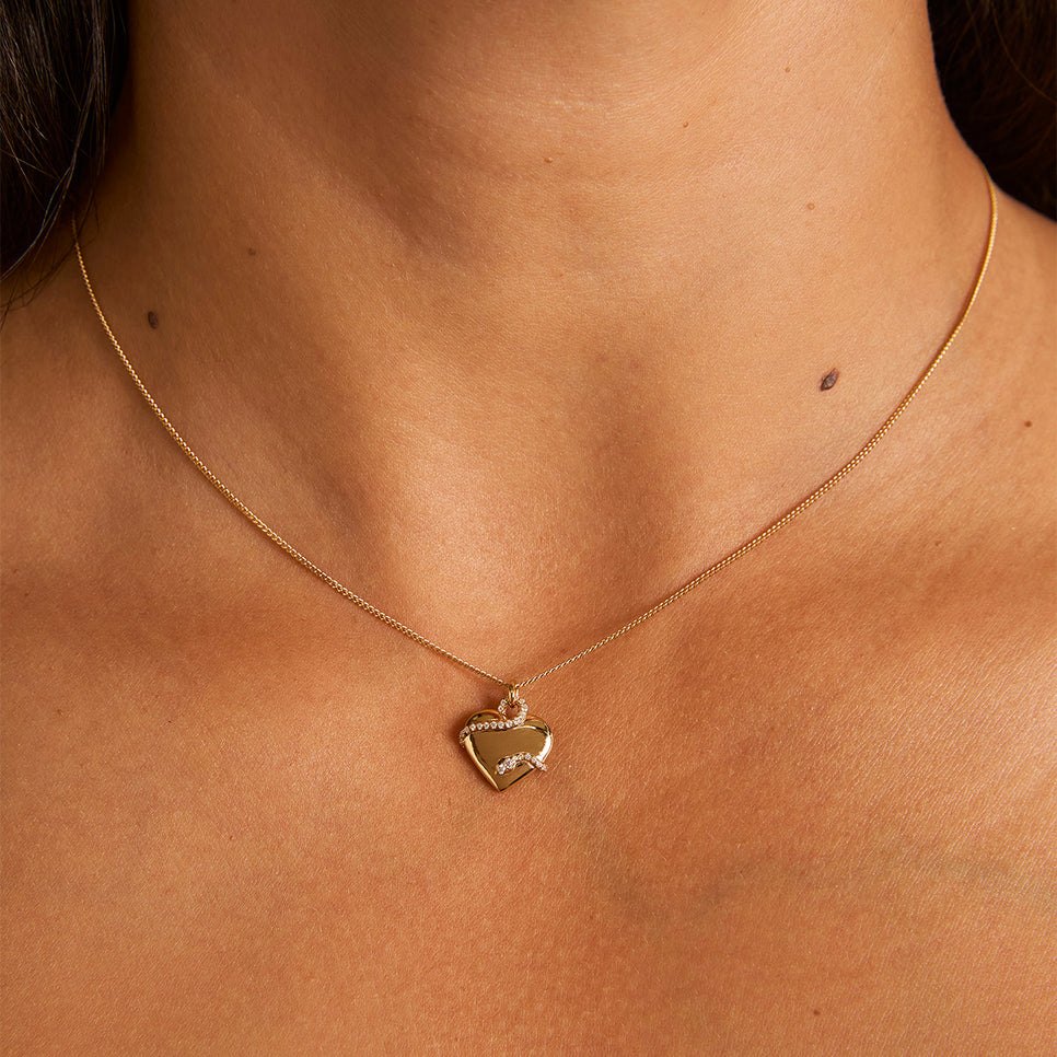 18k Gold Plated Jewellery - Heart & Snake Pendant Necklace in Gold - Pendant Necklace - Astrid &amp; Miyu