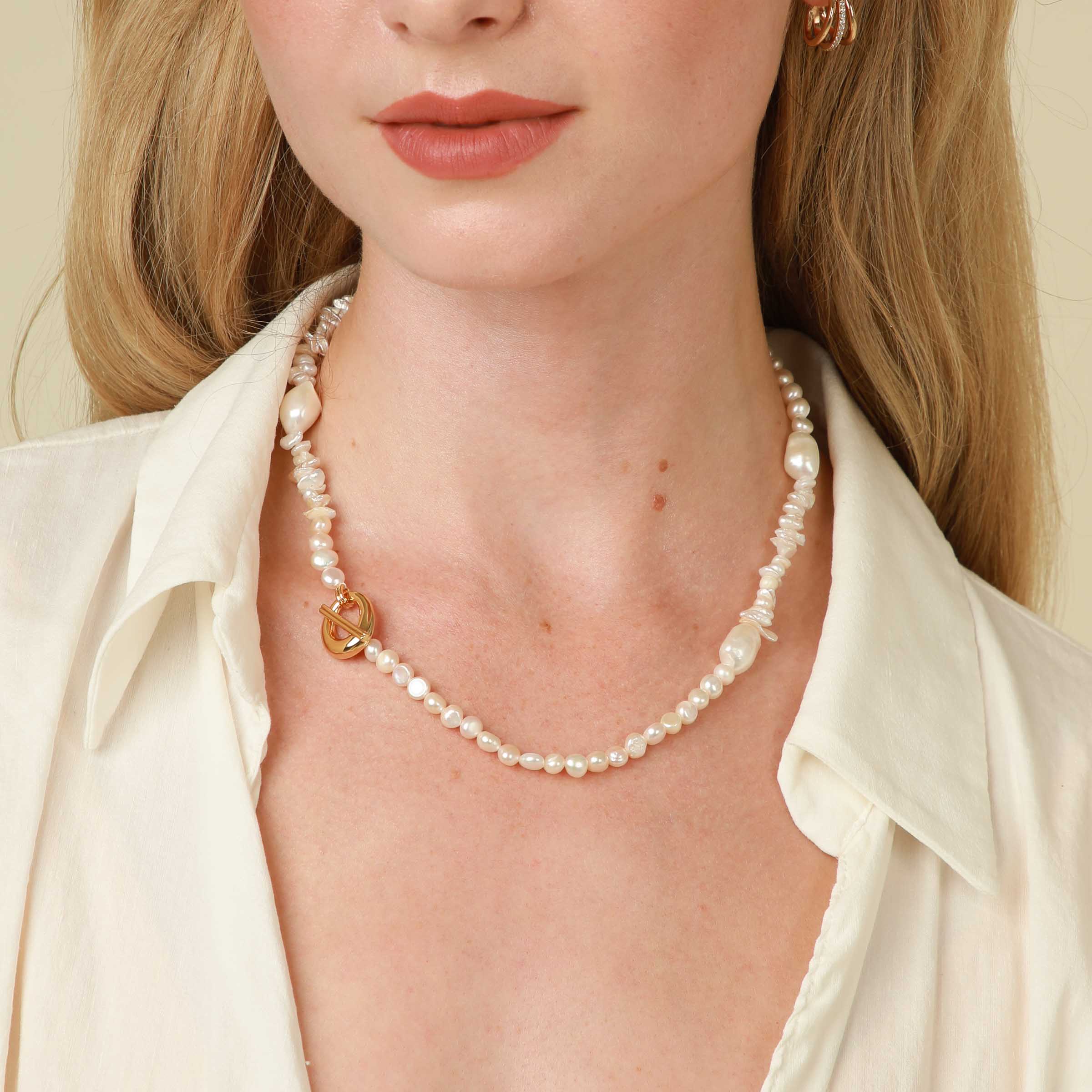 Pearl Beaded T-Bar Gold Necklace | Astrid & Miyu Necklaces