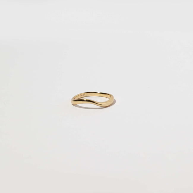 Wave Ring in Gold