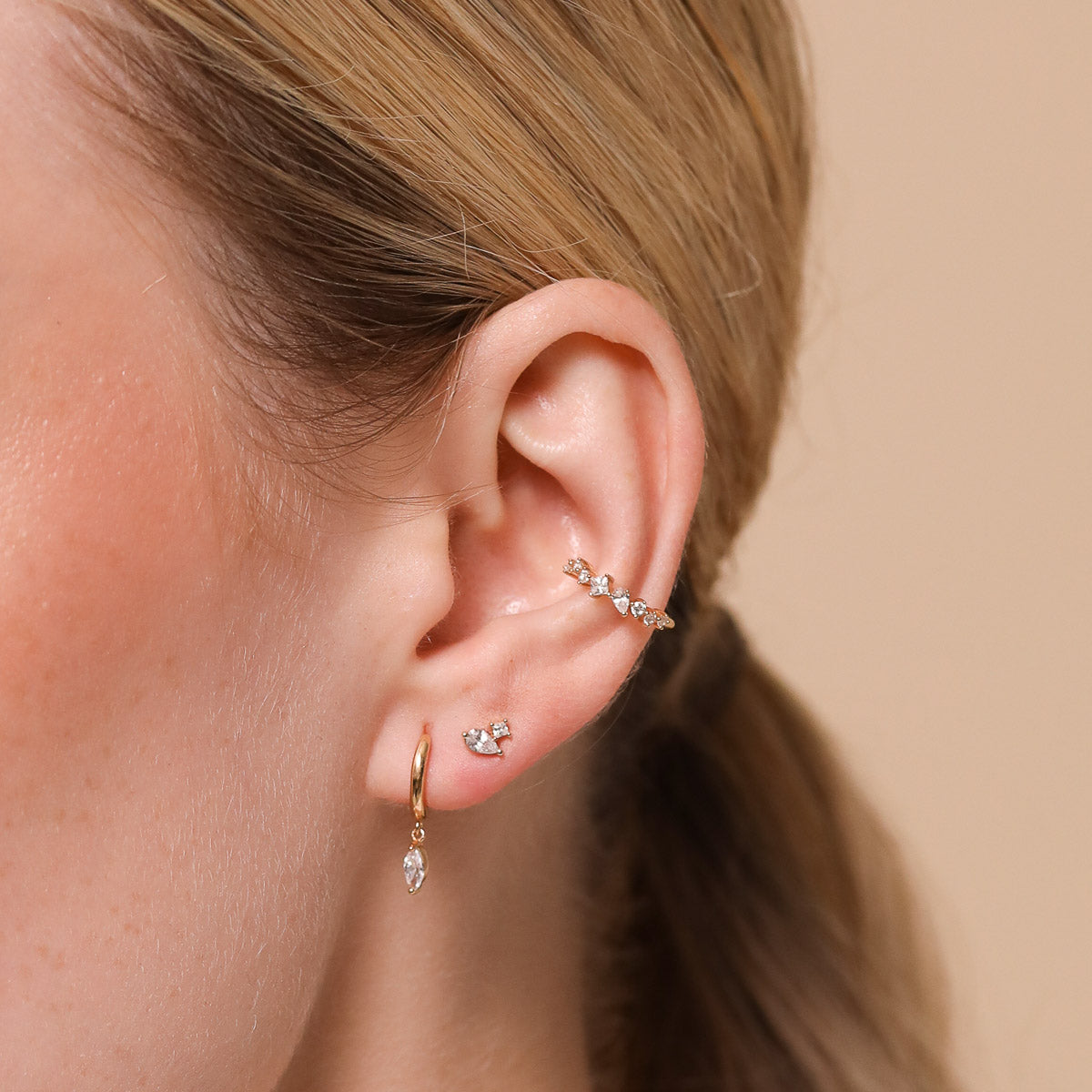 Ear store piercing stud