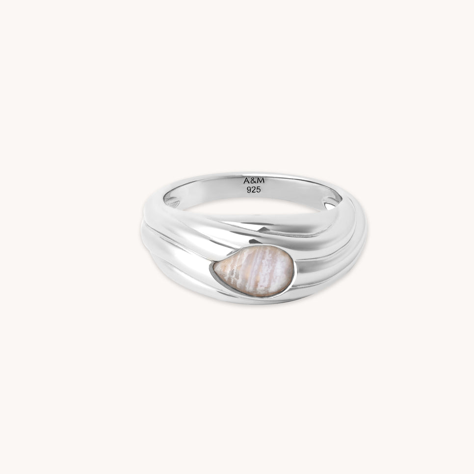 Agate Wave Dome Ring in Silver