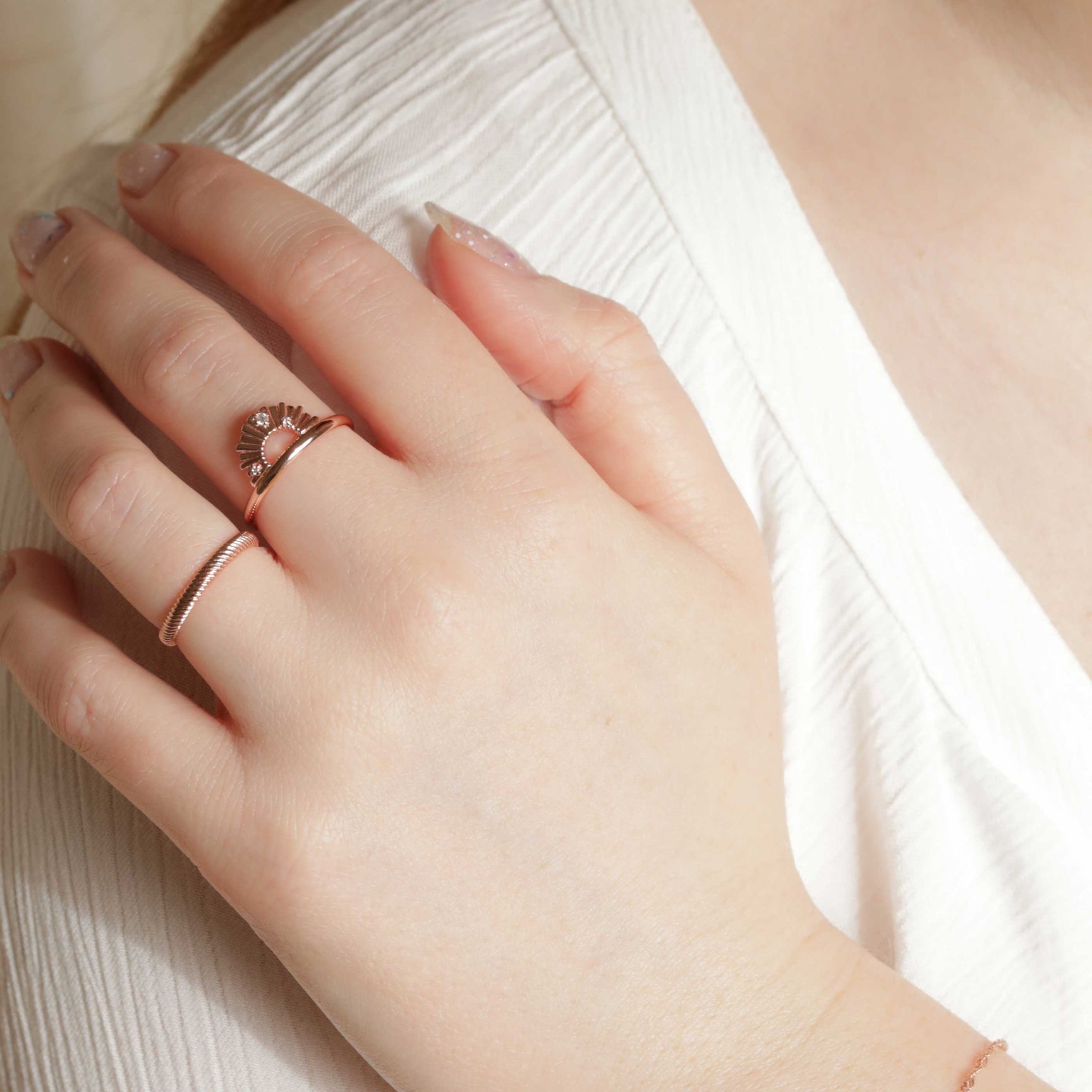 Etched-Band-Ring-in-Rose-Gold-with-sunbeam-ring